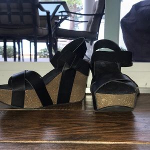 Black Thick Strap Wedges